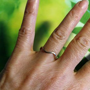 vintage 80s dainty wave ring 🎈HOST PICK🎈